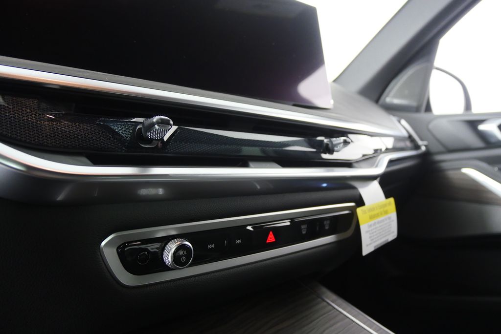 Thumbnail: 2026 BMW X5 - 20