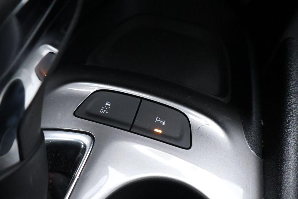 Thumbnail: 2025 Chevrolet Malibu - 24