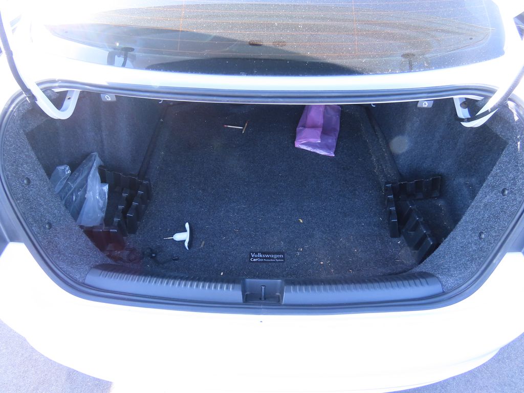 Thumbnail: 2016 Volkswagen Jetta - 12