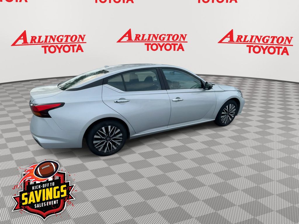 Used 2024 Nissan Altima Sedan