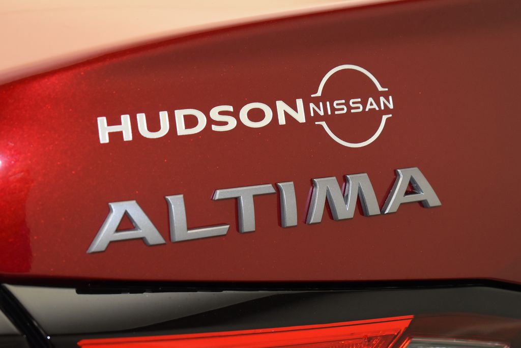 Thumbnail: 2025 Nissan Altima - 9