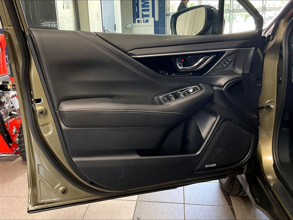 2020 Subaru Outback — photo 9