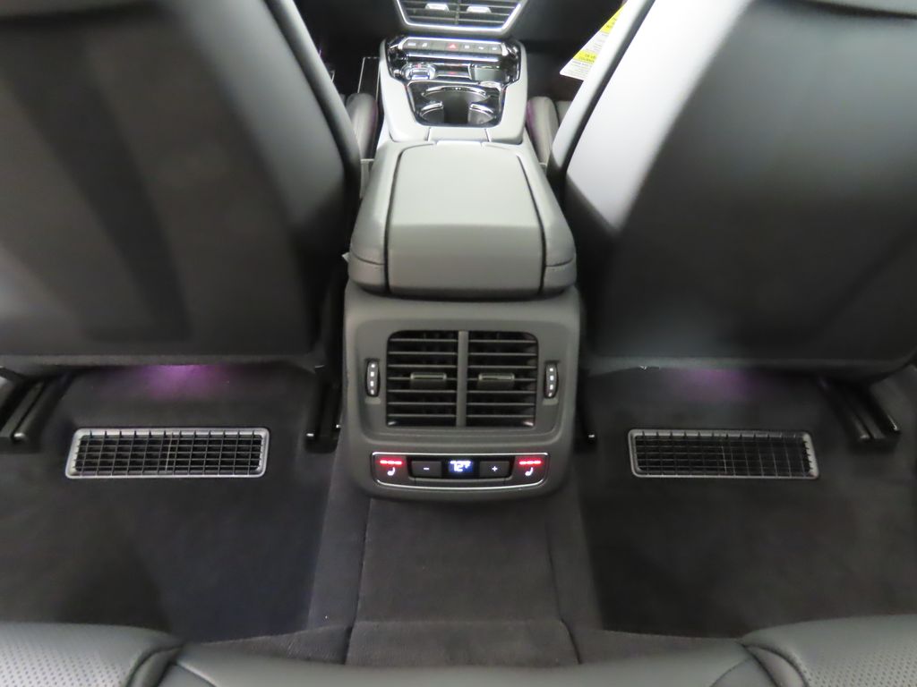 Thumbnail: 2026 Audi e-tron GT - 25