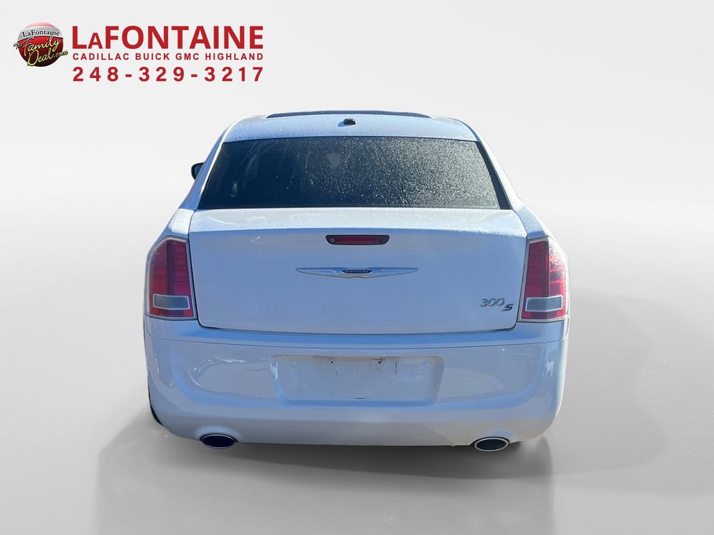 2012 Chrysler 300 S 6