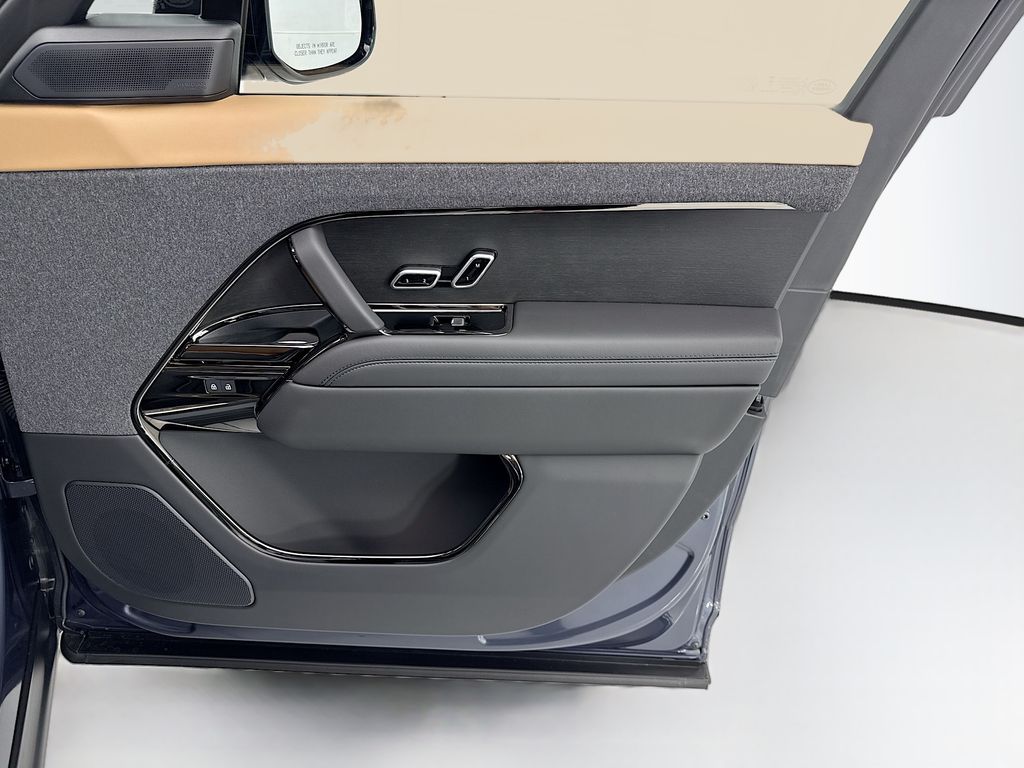 Thumbnail: 2026 Land Rover Range Rover Sport - 24