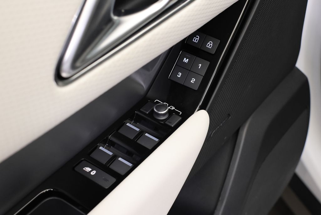 Thumbnail: 2023 Land Rover Range Rover Velar - 29