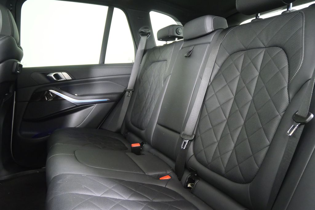 Thumbnail: 2023 BMW X5 - 15