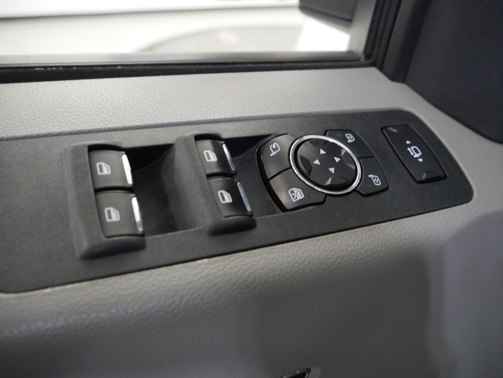 Thumbnail: 2018 Ford Econoline - 16