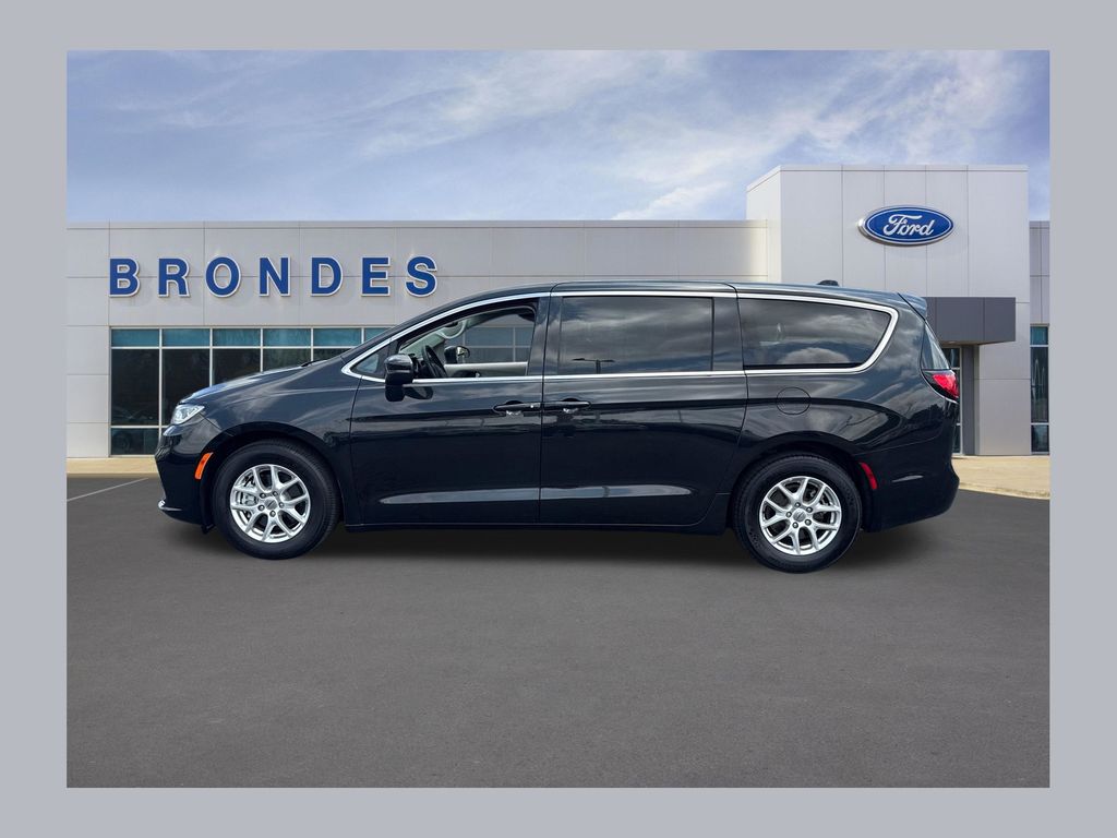 2023 Chrysler Pacifica Touring L FWD