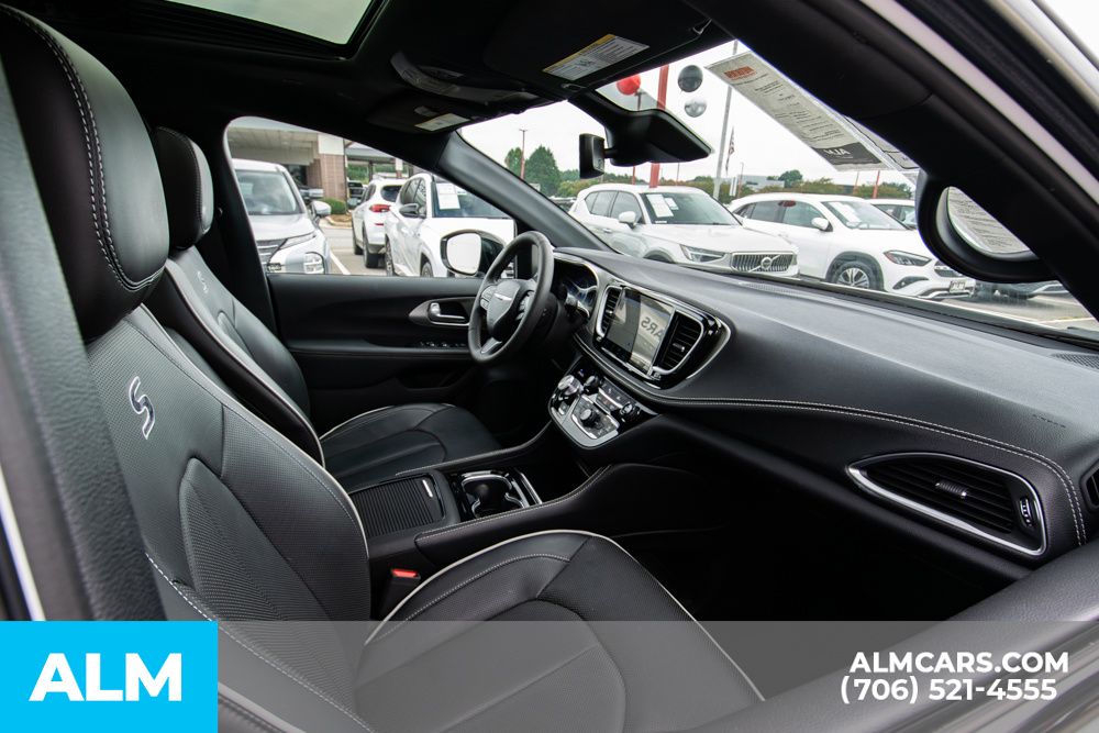 2024 Chrysler Pacifica Limited photo 28