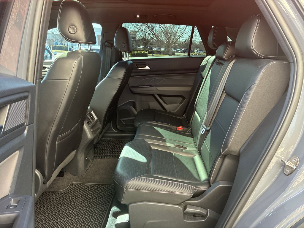 Used 2021 Gray Volkswagen 3.6L V6 SE w/Technology R-Line image 23