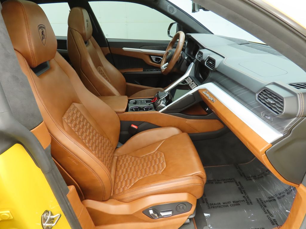 Thumbnail: 2019 Lamborghini Urus - 20