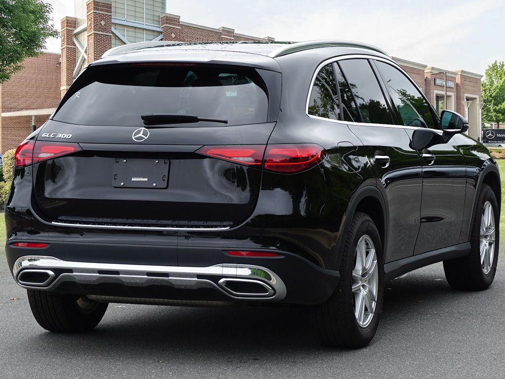 Thumbnail: 2023 Mercedes-Benz GLC - 6
