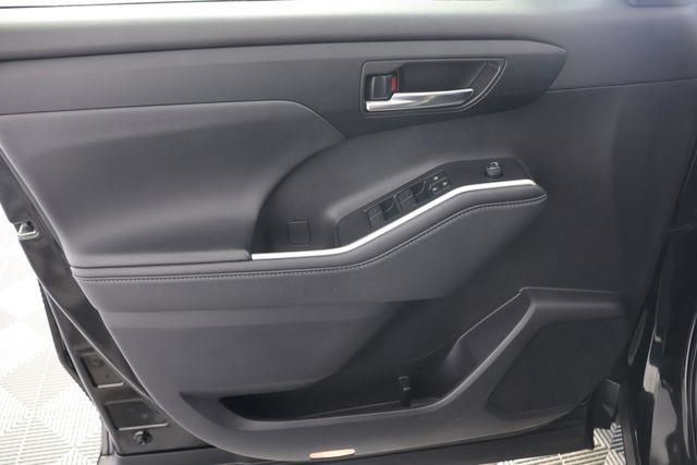 2024 Toyota Highlander XLE Midnight Black Metallic - Grieco Acura - Image 29