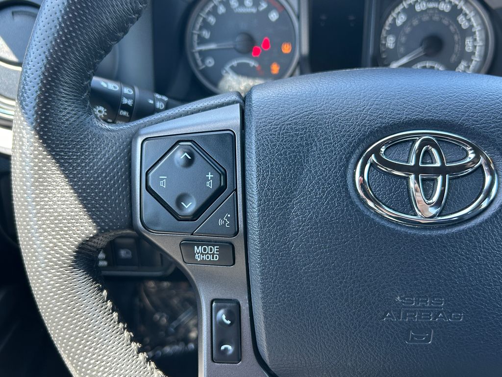 Thumbnail: 2019 Toyota Tacoma - 18