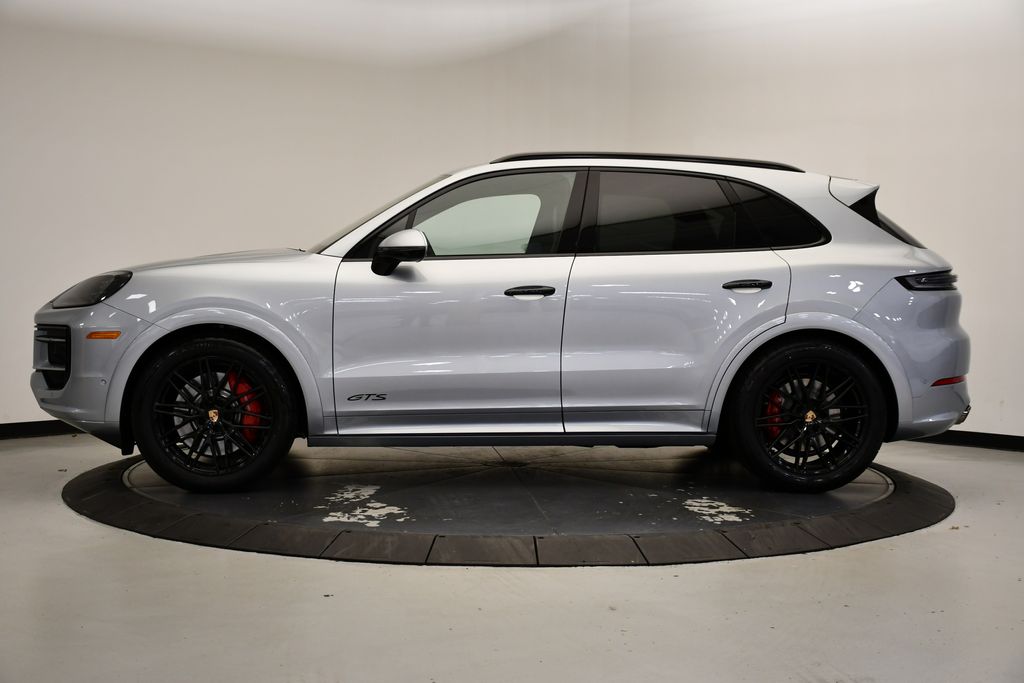 Thumbnail: 2026 Porsche Cayenne - 2