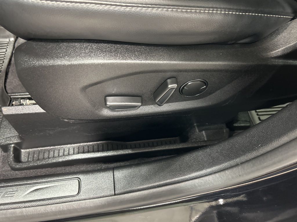 used 2024 Ford Edge car, priced at $26,527