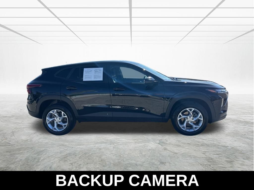 View vehicle photo 4