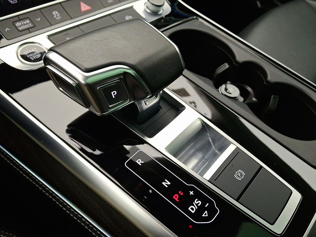 Thumbnail: 2023 Audi Q8 - 15