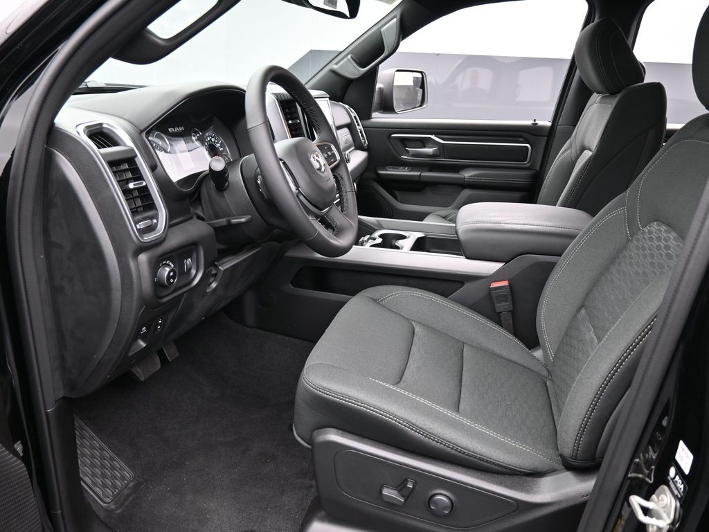 Used 2025 Diamond Black Crystal Pearlcoat Ram Big Horn/Lone Star image 10