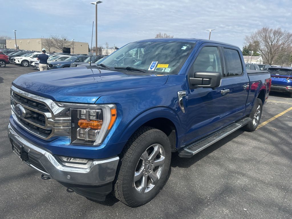 Used 2022 Blue Ford XLT image 4
