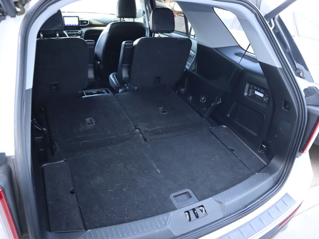 Thumbnail: 2021 Ford Explorer - 12