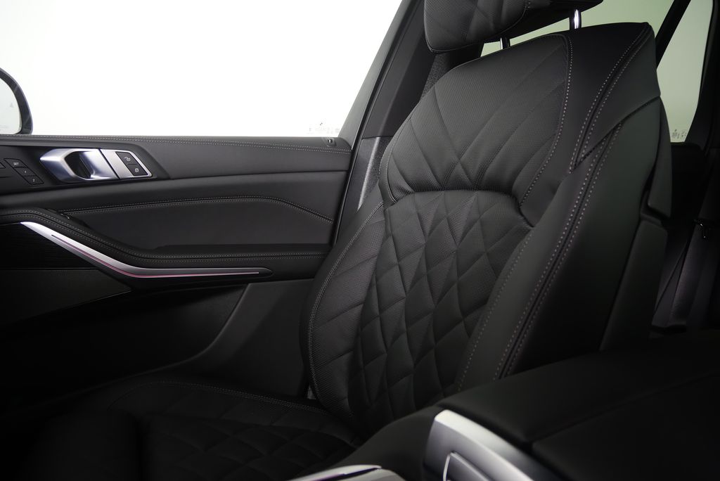 Thumbnail: 2026 BMW X5 - 23