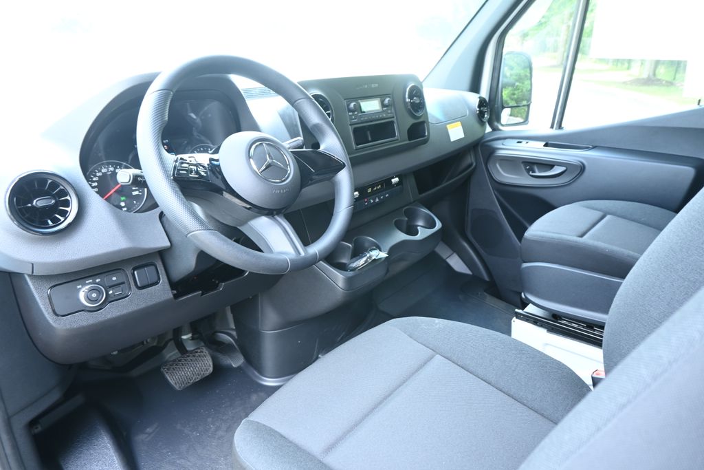 Thumbnail: 2026 Mercedes-Benz Sprinter - 14