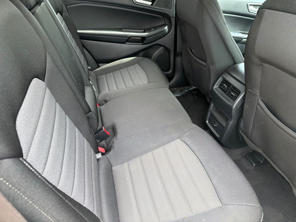 Used 2021 Silver Ford SE image 14