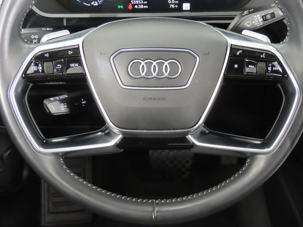 Thumbnail: 2019 Audi e-tron - 18
