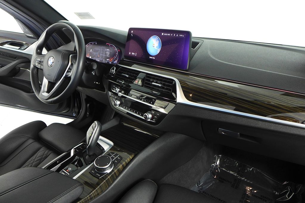 Thumbnail: 2023 BMW 5 Series - 13