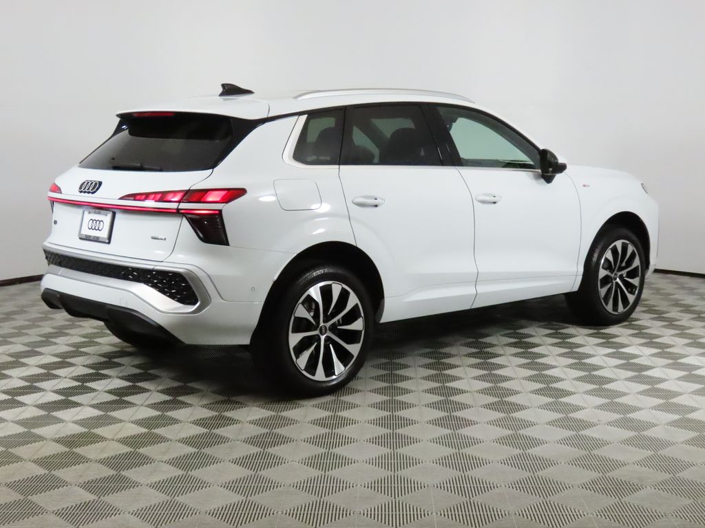 Thumbnail: 2026 Audi Q3 - 5