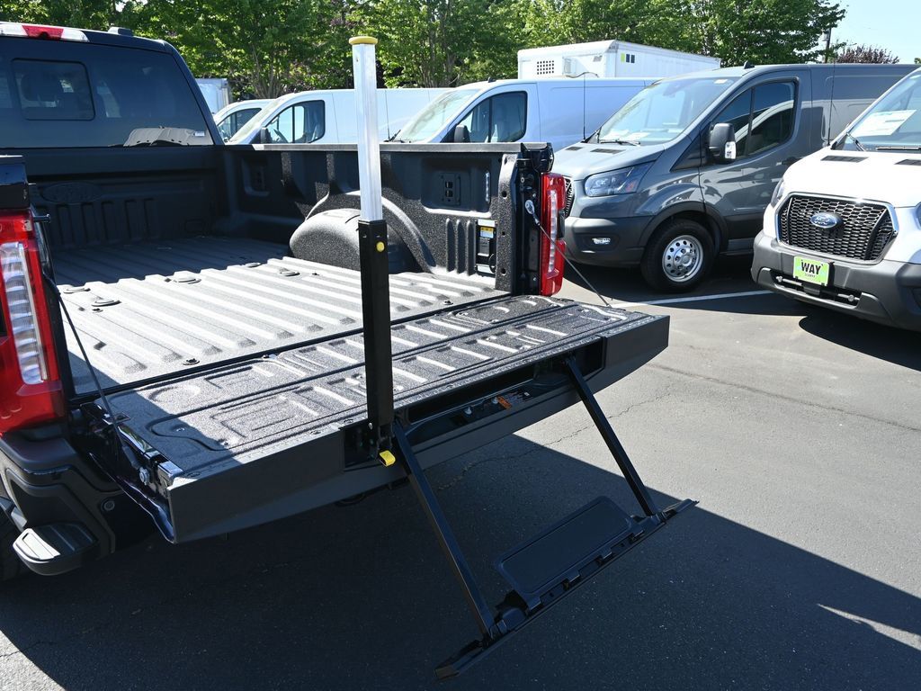 2025 Ford F-350 Super Duty LARIAT