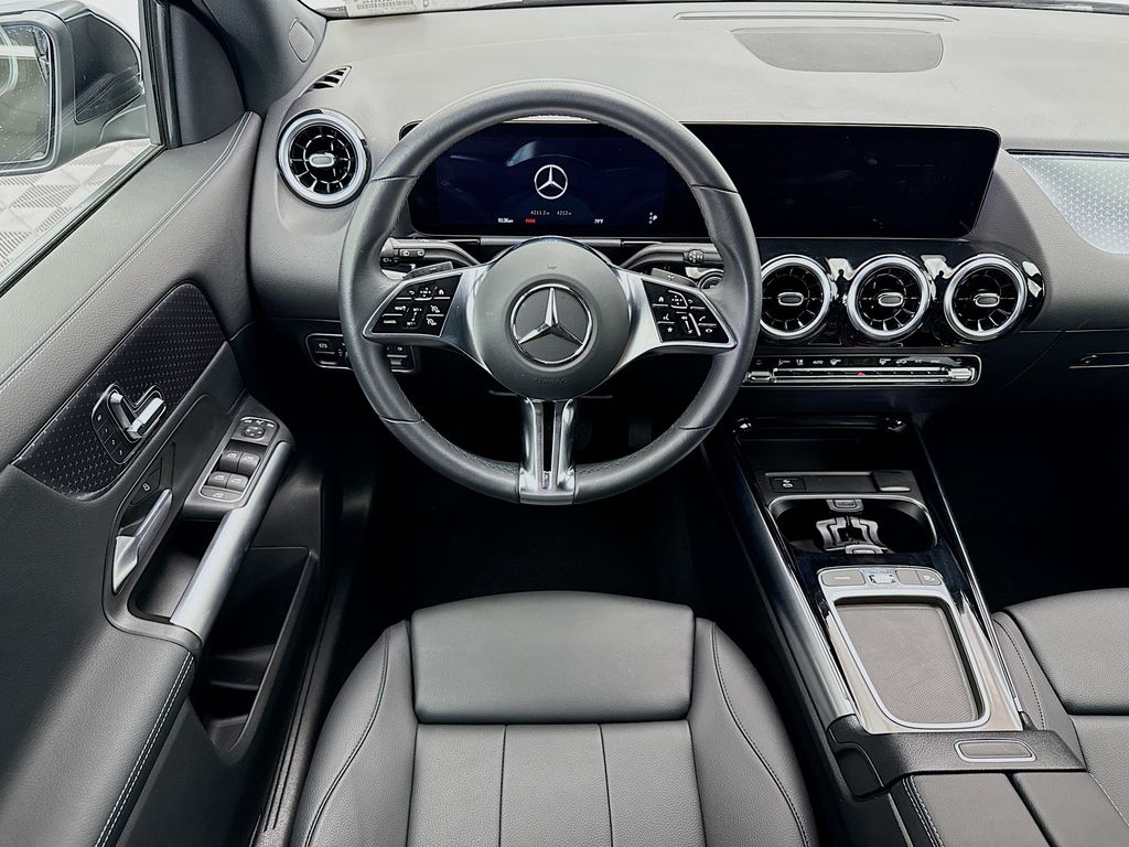 Thumbnail: 2025 Mercedes-Benz GLA - 10