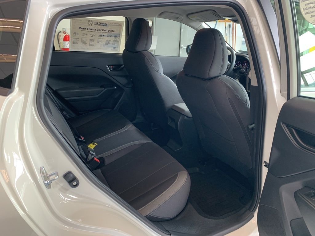 New 2025 White Subaru Base image 15