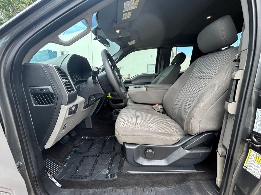 Used 2018 Gray Ford XLT image 10
