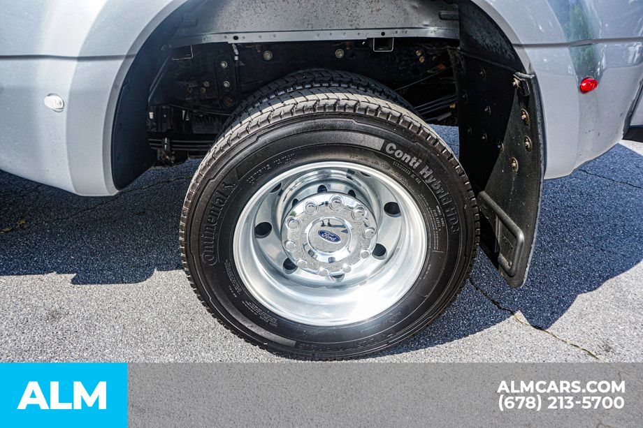 Used 2023 Silver Ford Platinum image 17