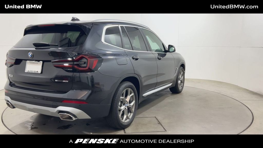 2023 BMW X3 sDrive30i 8