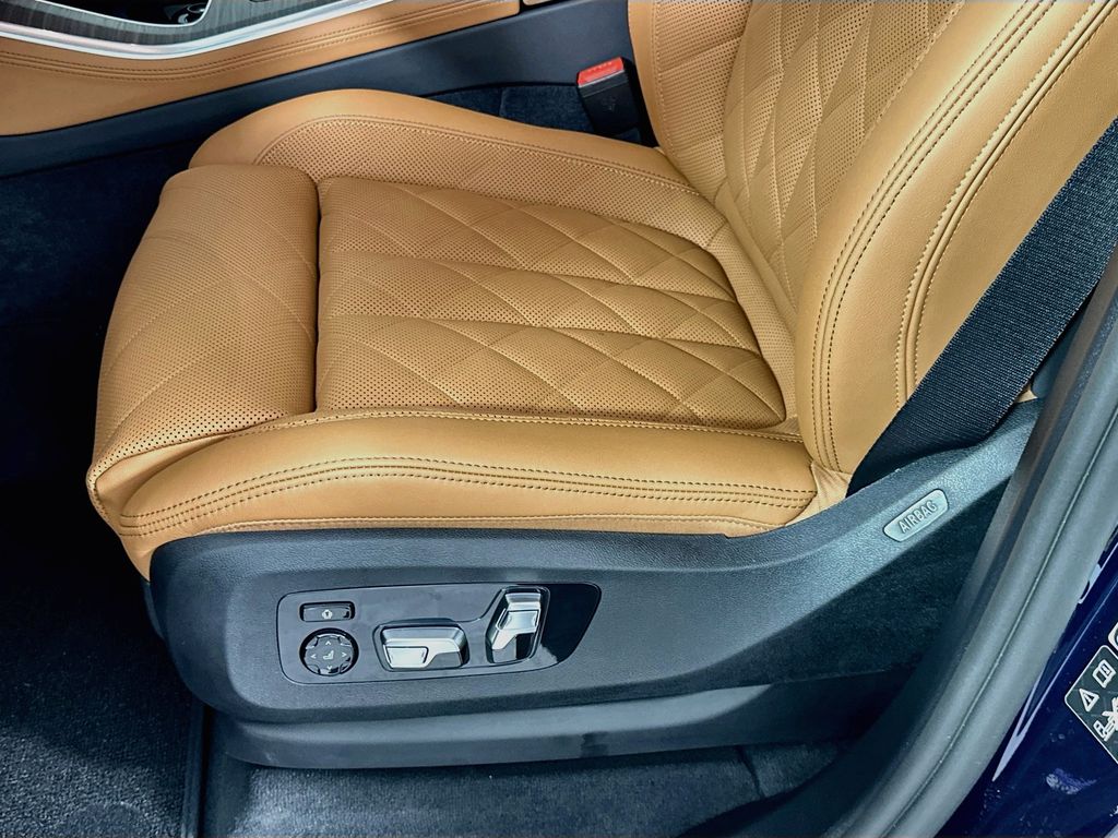 Thumbnail: 2026 BMW X5 - 21