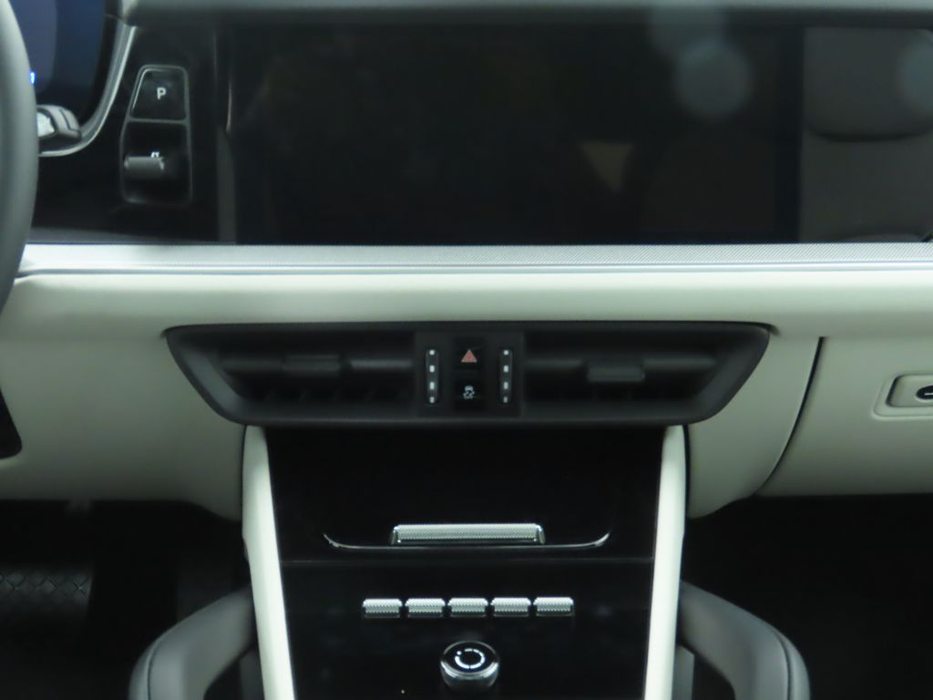 Thumbnail: 2025 Porsche Cayenne - 17