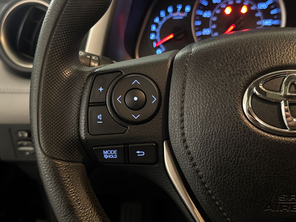 Used 2013 Black Toyota XLE image 21