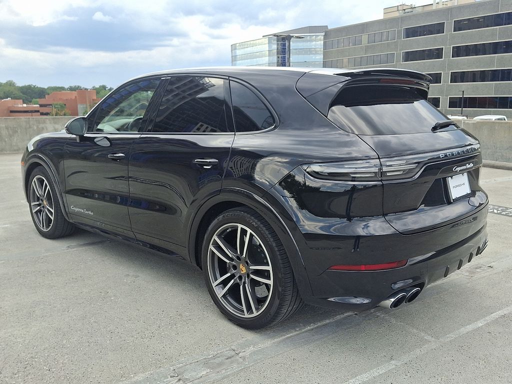 Thumbnail: 2022 Porsche Cayenne - 3