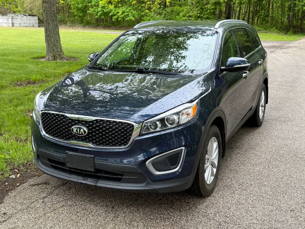 Blue 2017 Kia Sorento SUV / Crossover Front-Wheel Drive 6-Speed Automatic
