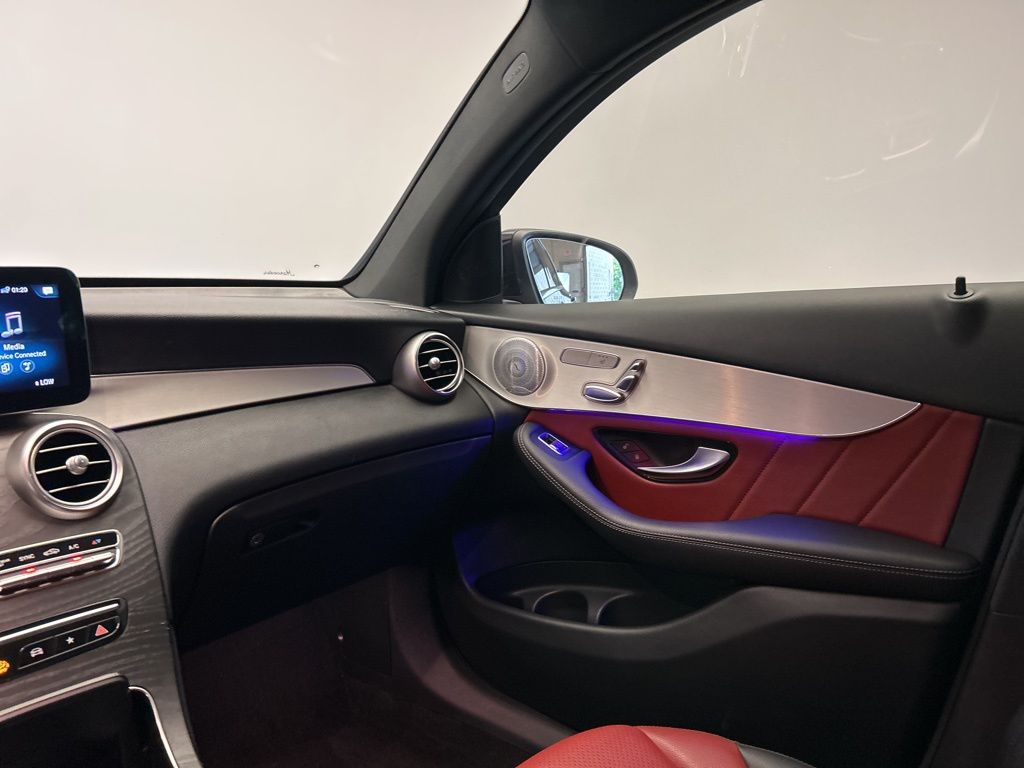 Thumbnail: 2020 Mercedes-Benz GLC - 26