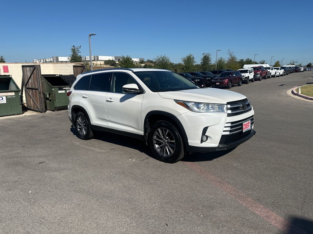 Used Car 2019 Toyota Highlander  Xle For Sale Under $25,000 In Austin, Texas