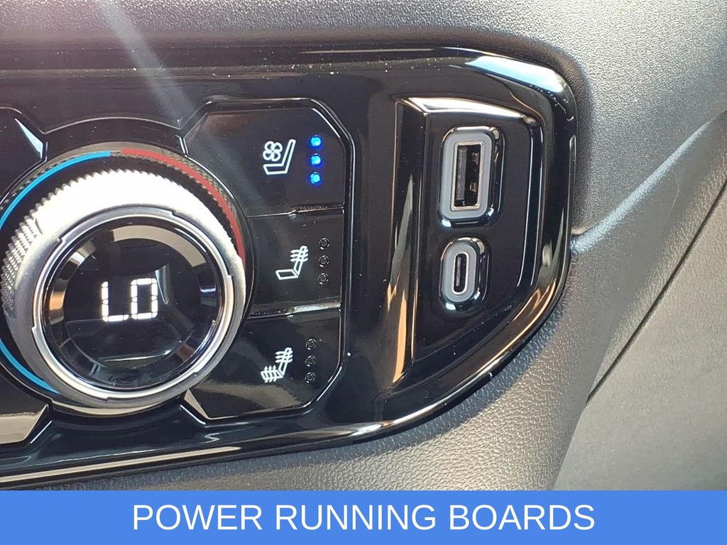 Used 2024 Black Chevrolet High Country image 5