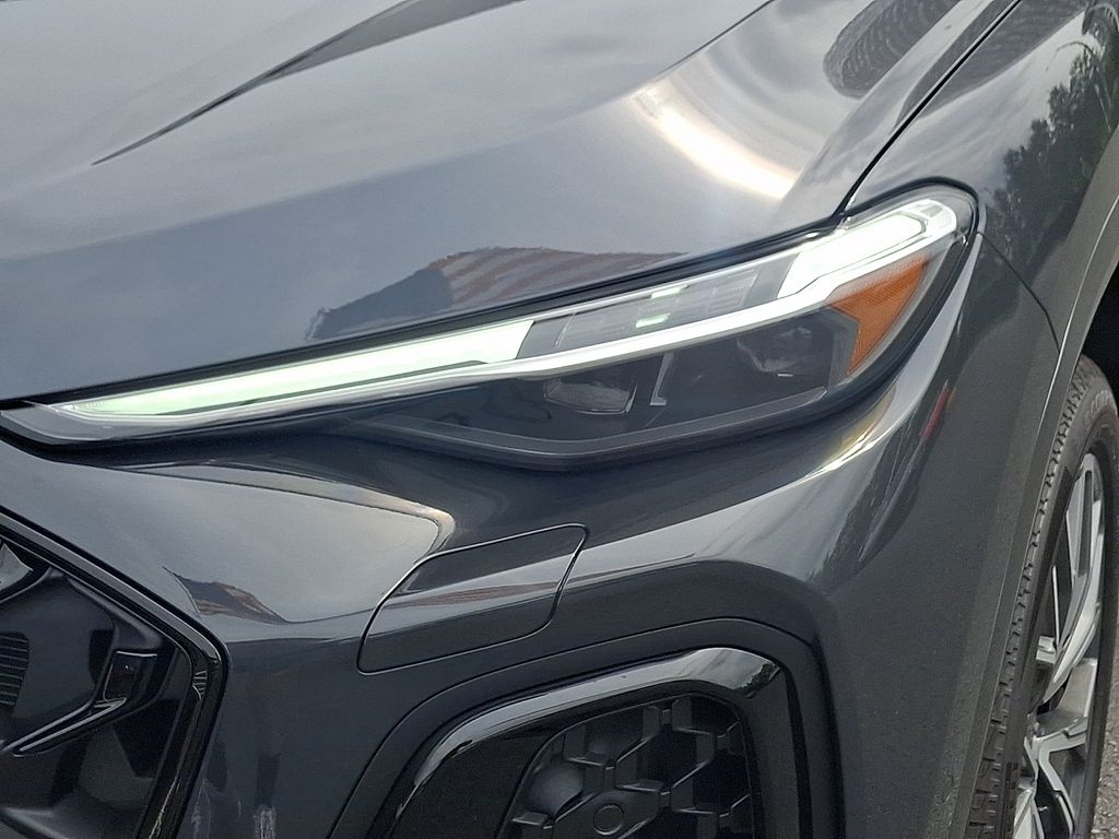 Thumbnail: 2026 Audi Q5 - 6