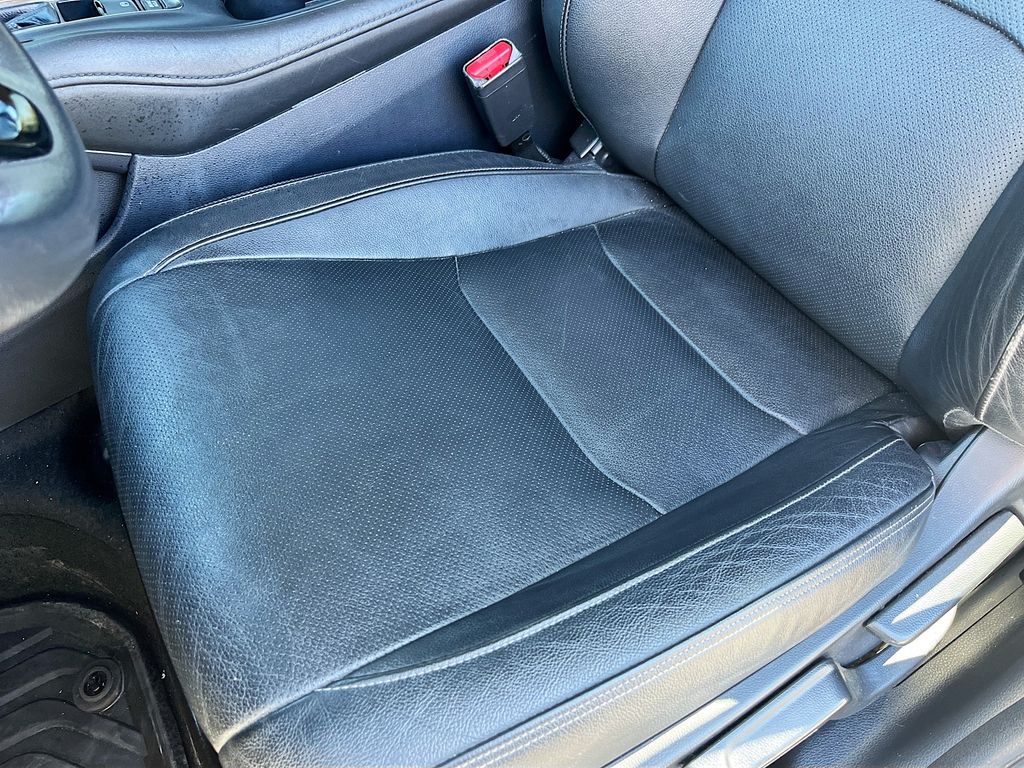Used 2022 White Honda EX-L image 18