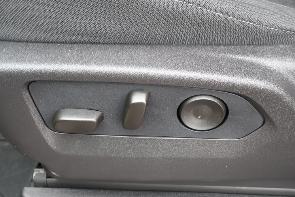 Thumbnail: 2026 Chevrolet Suburban - 17