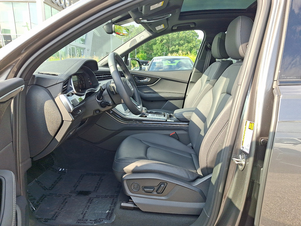 Thumbnail: 2026 Audi Q7 - 14